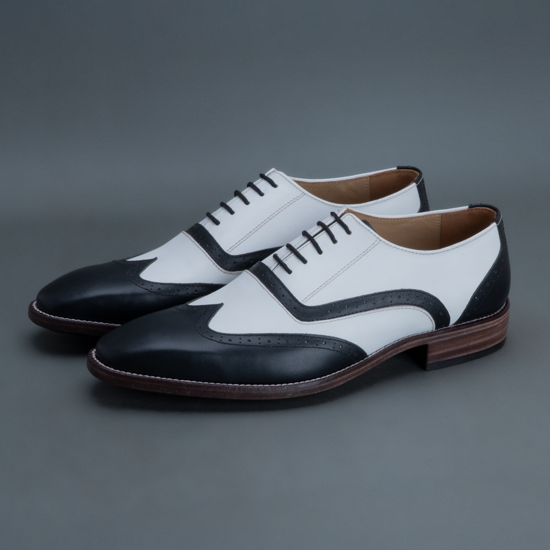Apex Wingtip Oxford – Black & White