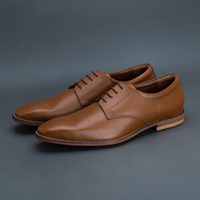 Fang Derby – Light Tan