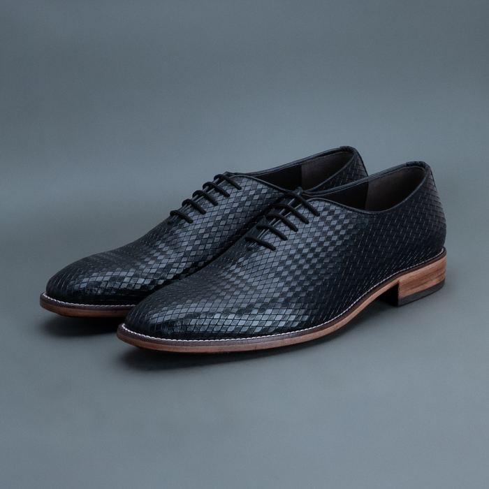 Apex WholeCut Oxford – Black