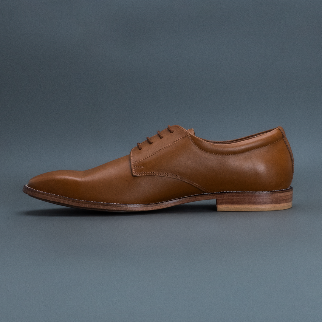 Fang Derby – Light Tan