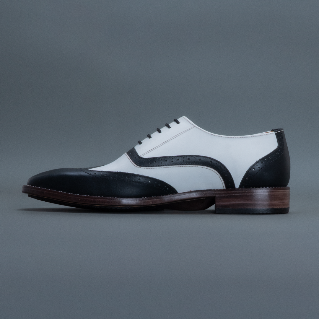 Apex Wingtip Oxford – Black & White