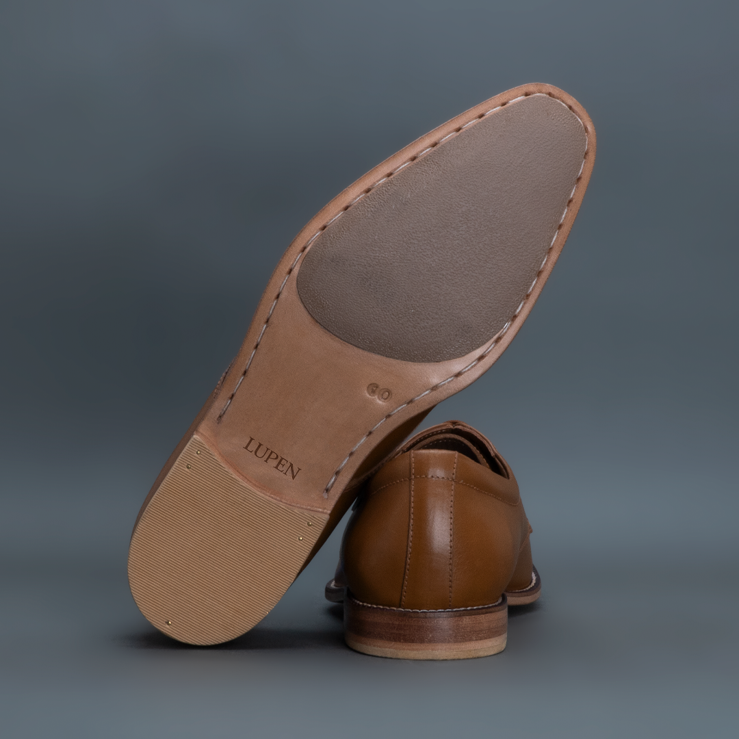 Fang Derby – Light Tan