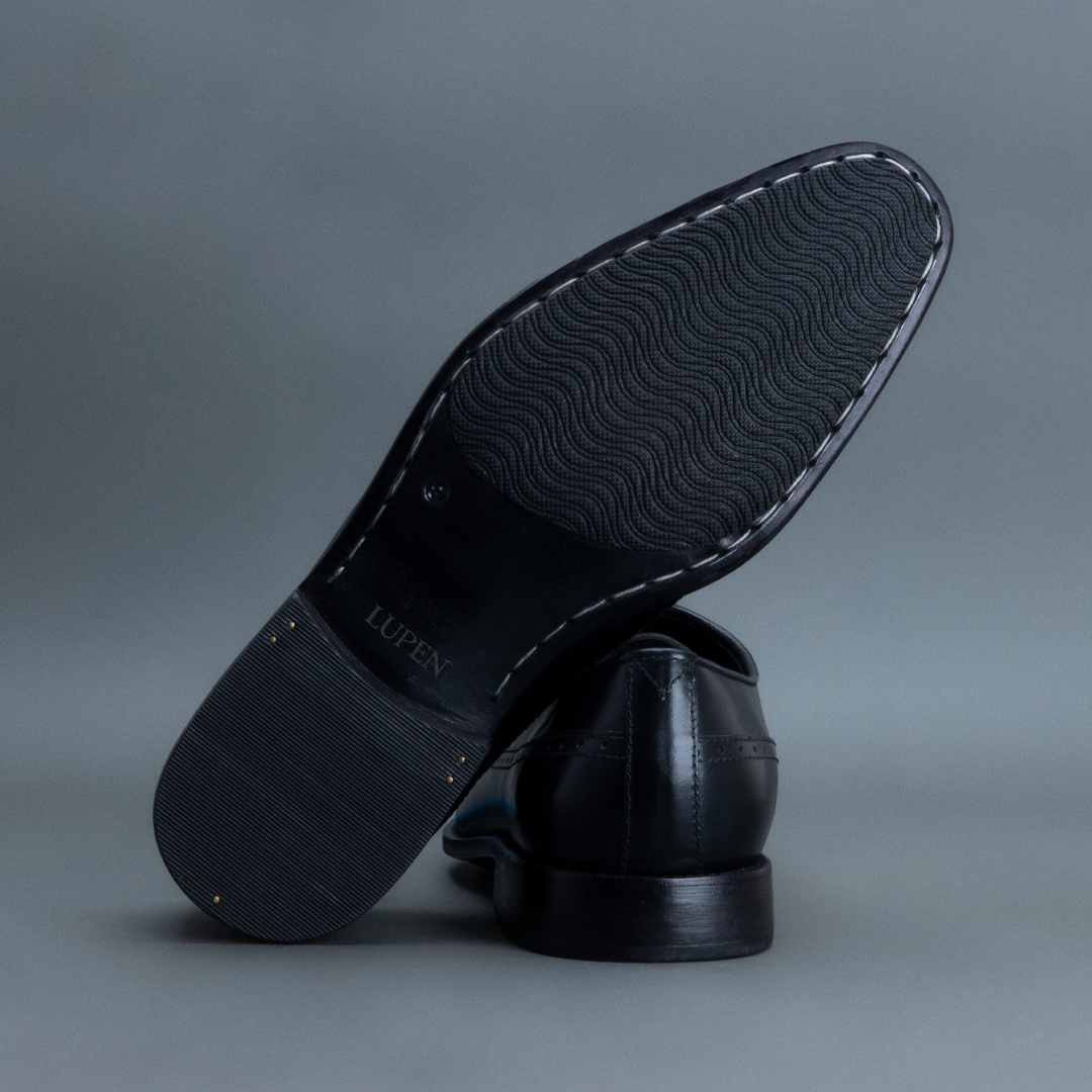 Alpha Oxford – Black