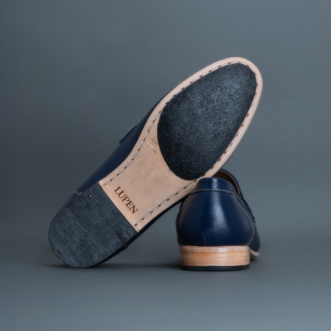 Fang Horsebit Loafer – Navy Blue