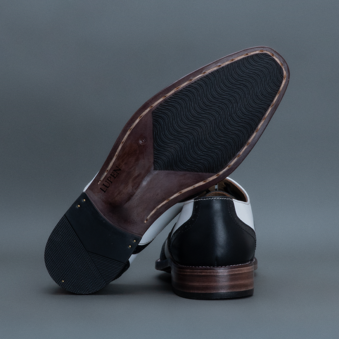 Apex Wingtip Oxford – Black & White