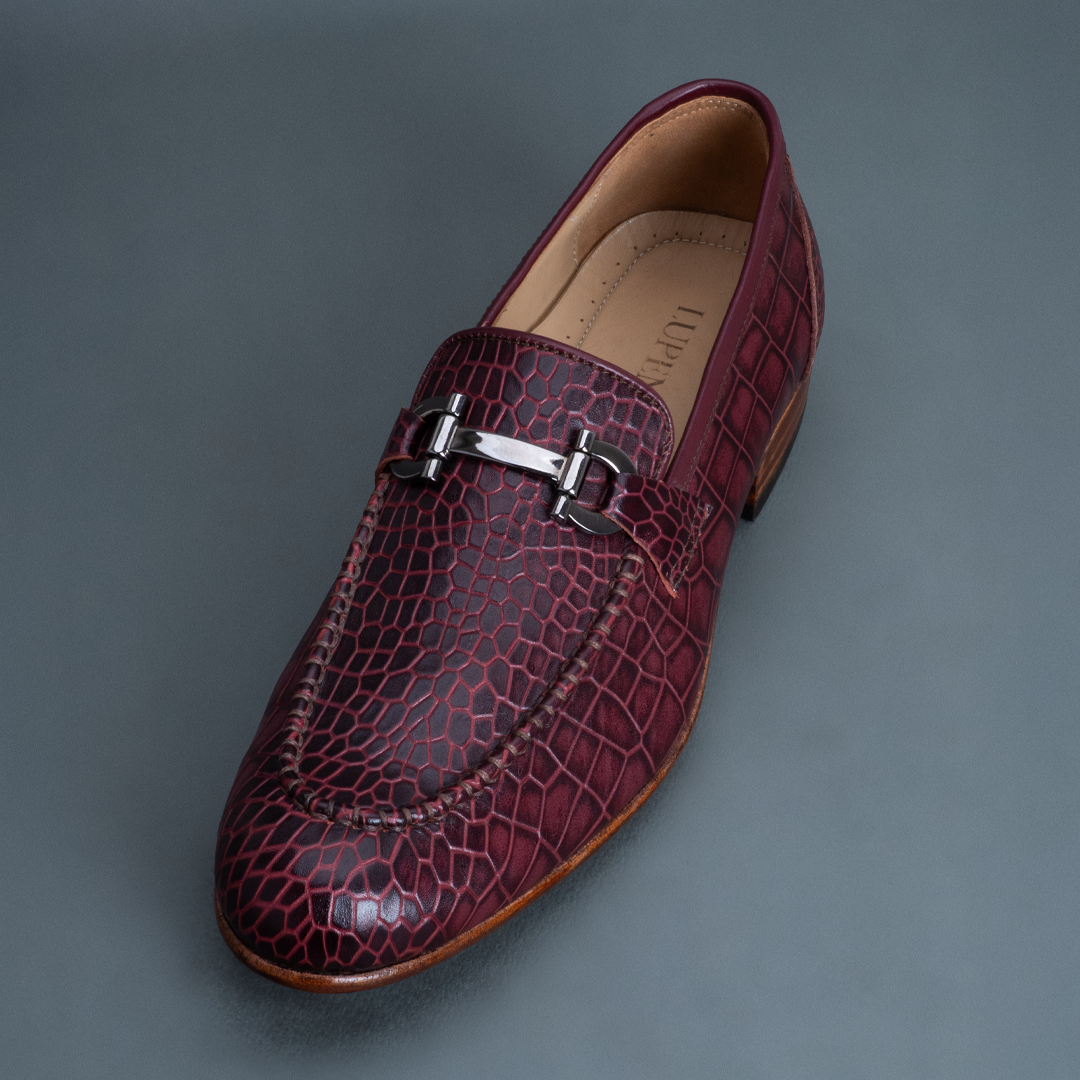 Fang Horsebit Loafer – Maroon