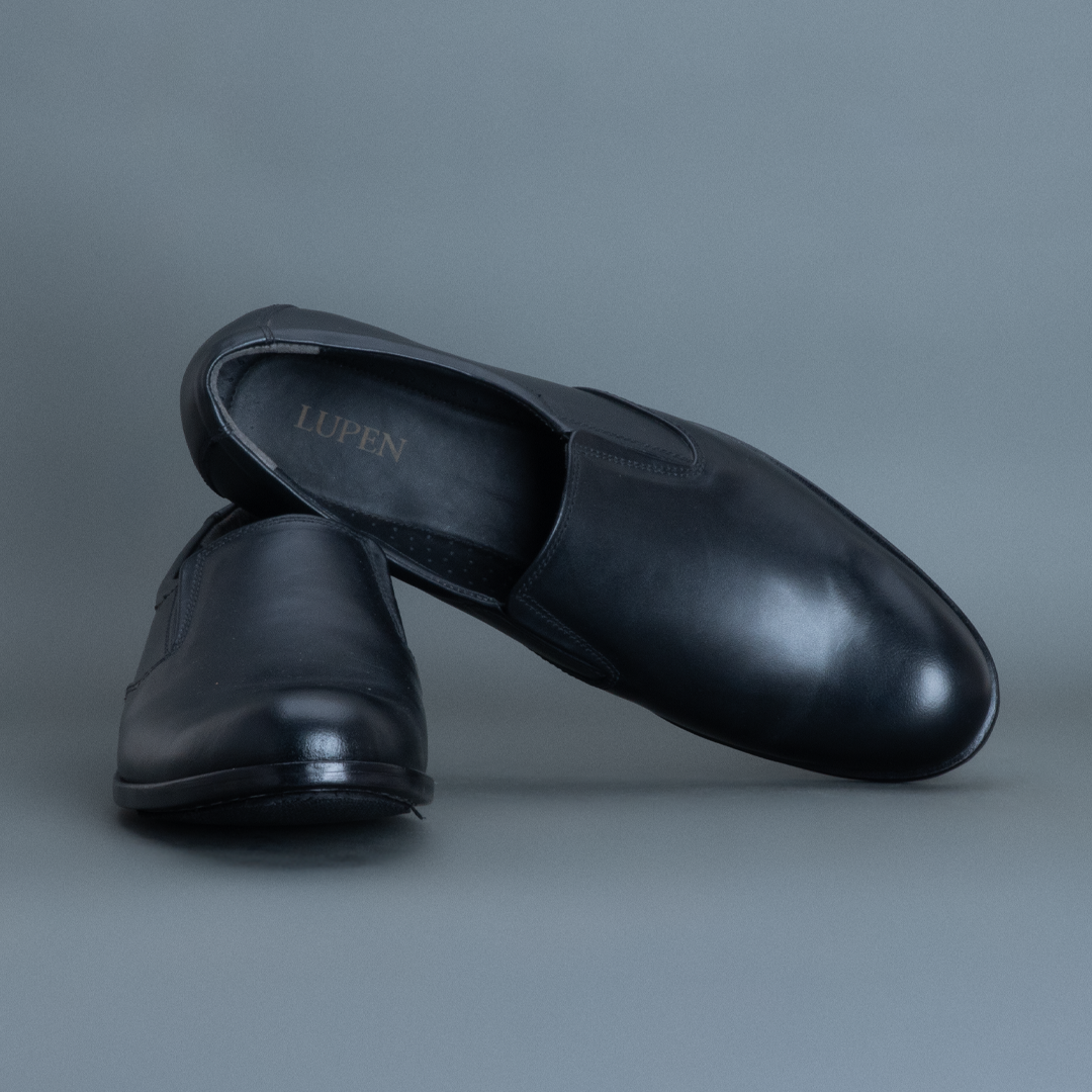 Cub Slip-on Loafer – Black