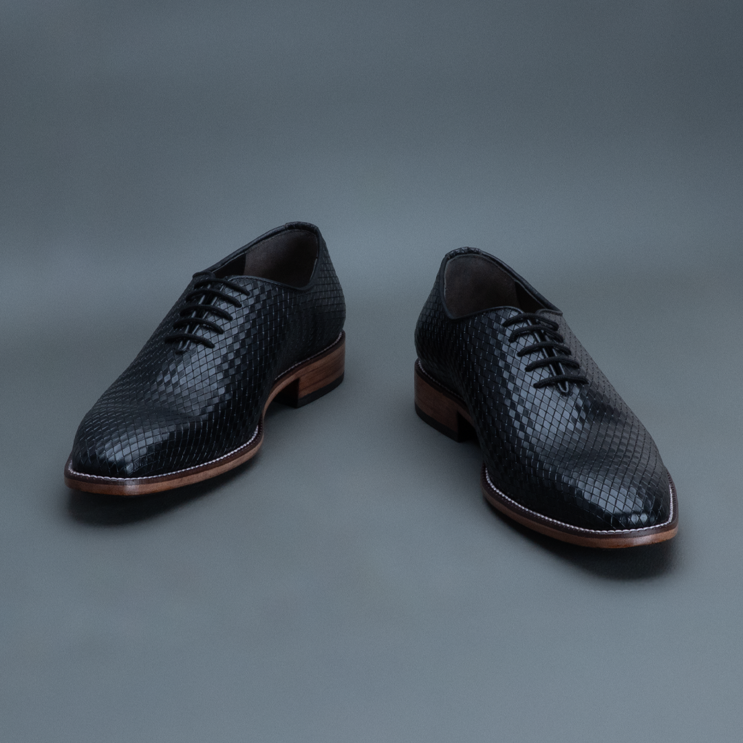 Apex WholeCut Oxford – Black